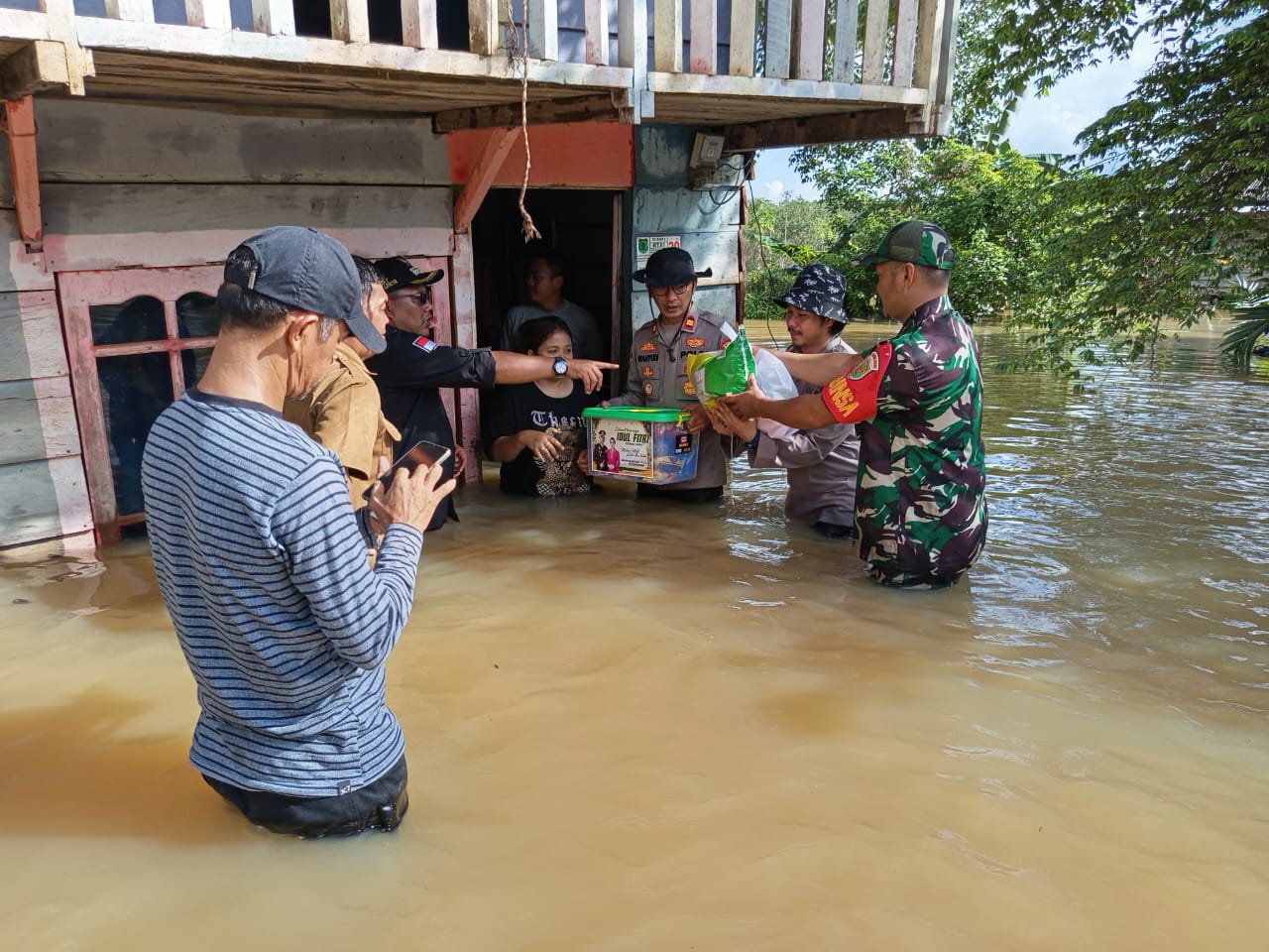 Langganan, Sejumlah Rumah Warga dan Jalan di Bayung Lencir Kebanjiran