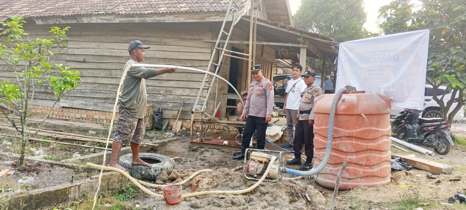 Polsek Bayung Lencir Cek Pembuatan Sumur Bor untuk Penuhi Kebutuhan Air Bersih Warga